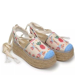 FARM Rio
Women's White Paradise Bead Embellished Espadrille Platform Shoes